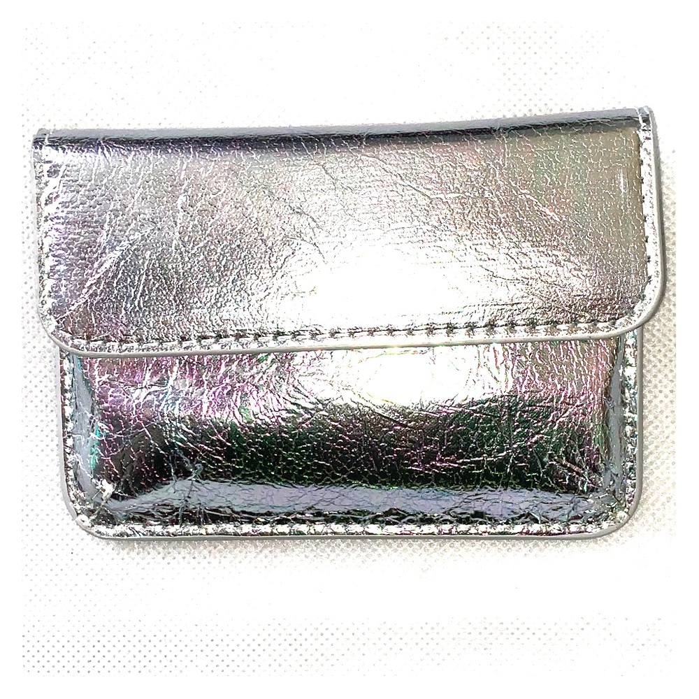 Metallic Silver cardholder with snap coin pocket